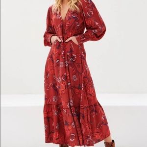 NEW WITH TAGS: FLORAL MAXI DRESS